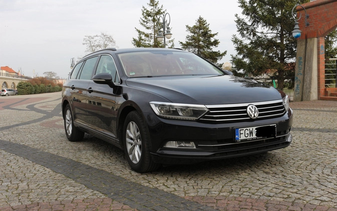 Volkswagen Passat cena 59000 przebieg: 193000, rok produkcji 2017 z Wiązów małe 211